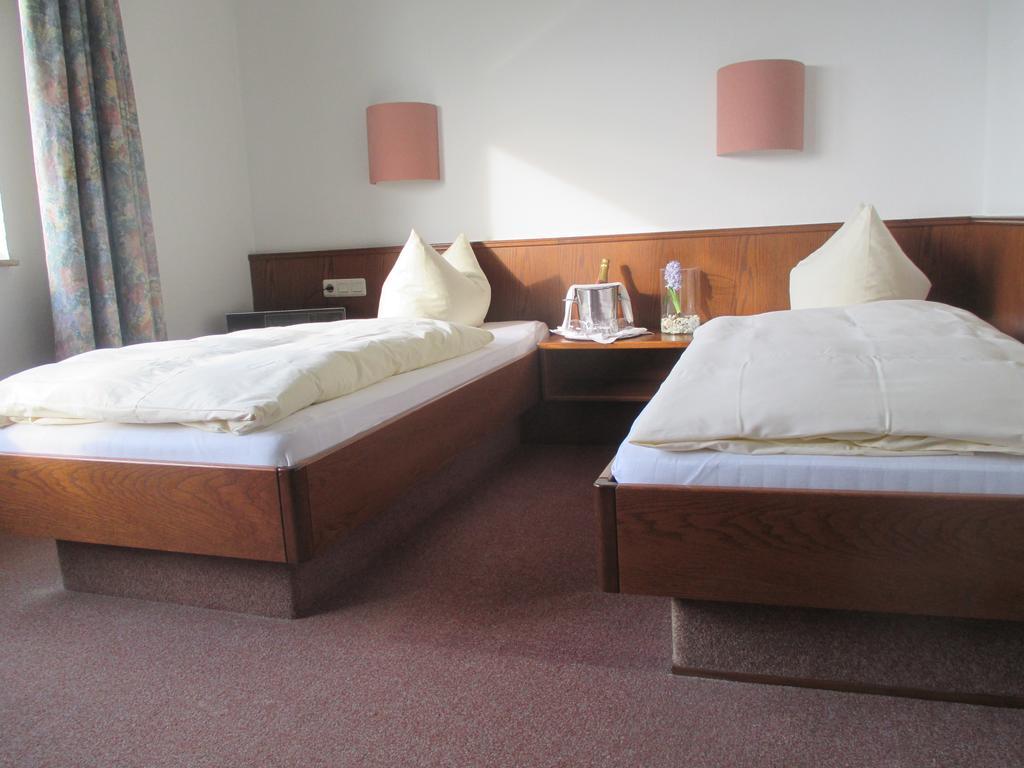 Adler Golf-& Tagungshotel Harth-Poellnitz Kültér fotó