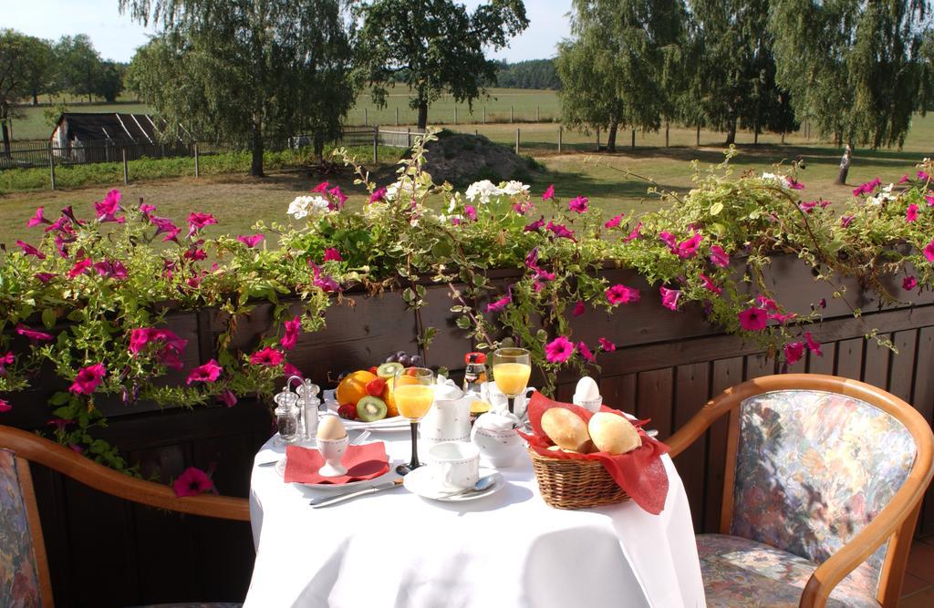 Adler Golf-& Tagungshotel Harth-Poellnitz Kültér fotó
