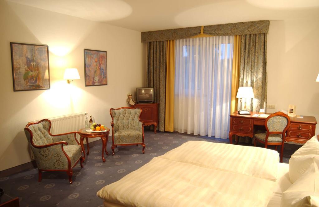 Adler Golf-& Tagungshotel Harth-Poellnitz Kültér fotó